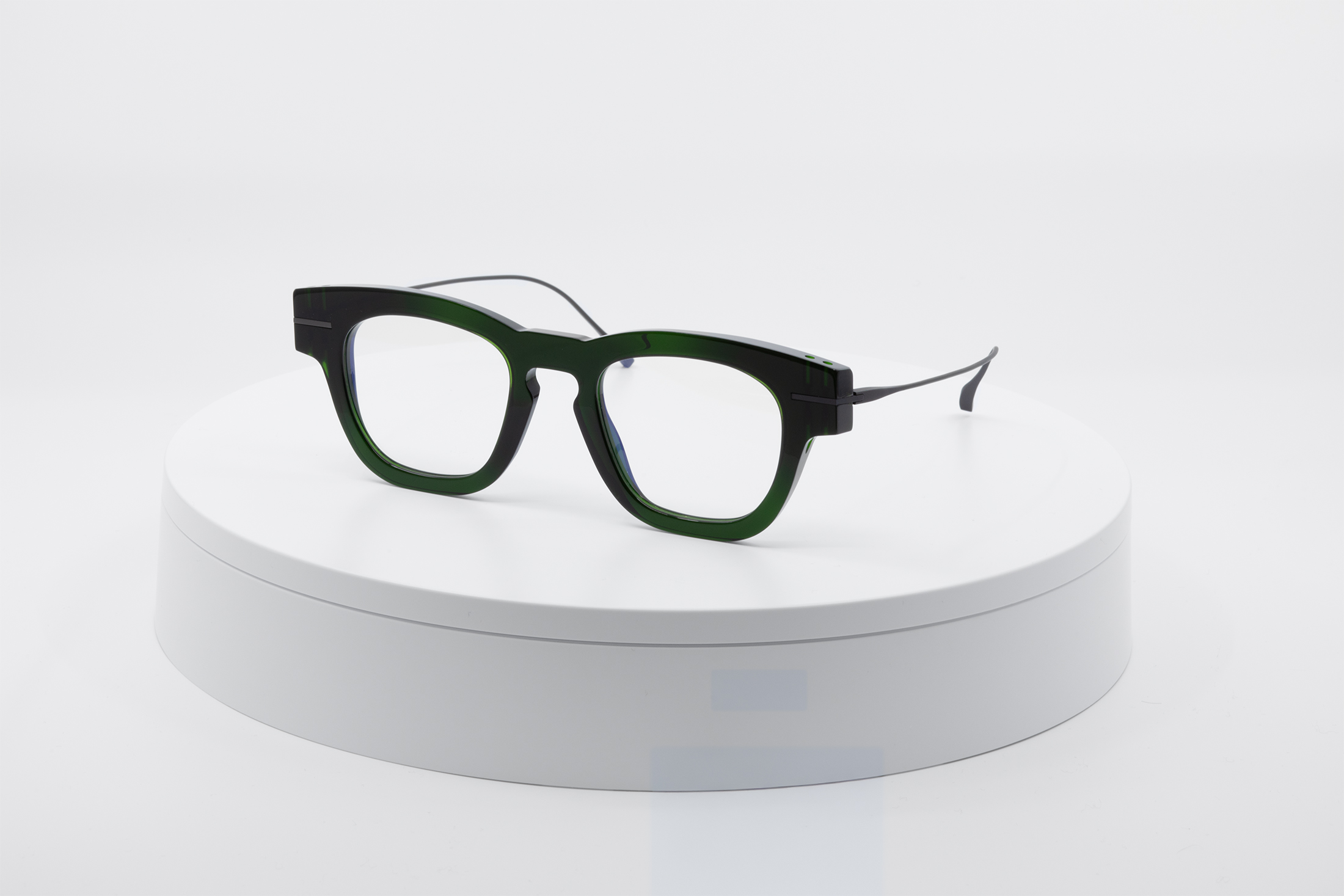 Nov·42 — White-Gold Unfinished angled